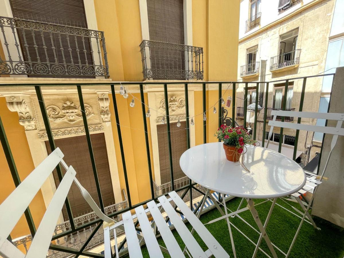 Apartamento Con Mucho Encanto En Pleno Centro Alicante Ngoại thất bức ảnh